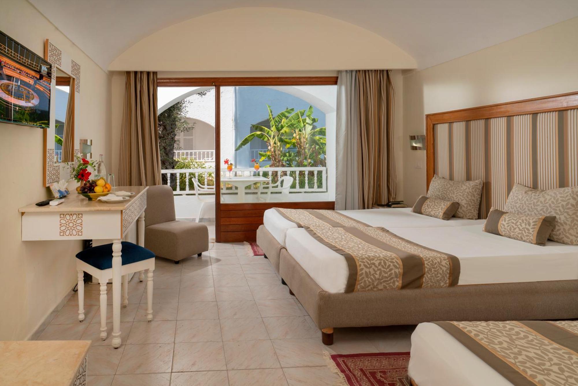 Le & Hammamet
